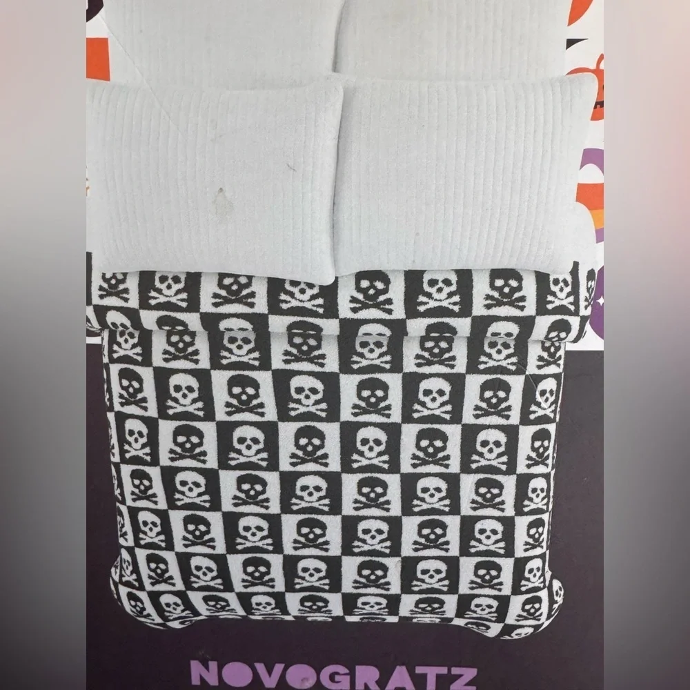 Novogratz Halloween Twin Feather Knit Blanket - Orange and Black